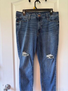 Old Navy Women's Blue Skinny Jeans with Knee Rips